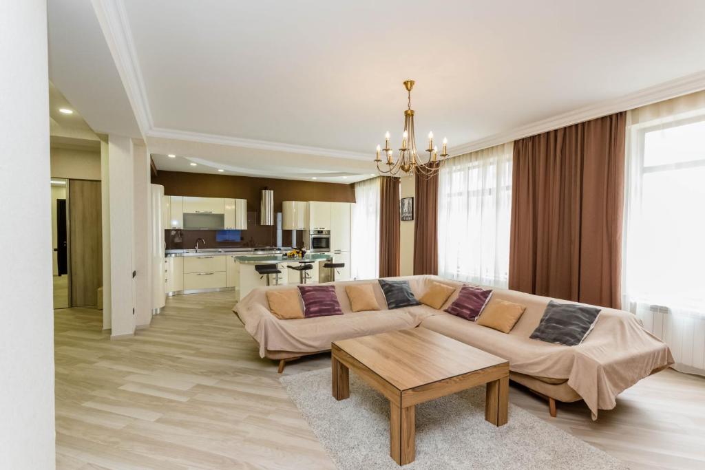Luxury City Center Apartment room 6